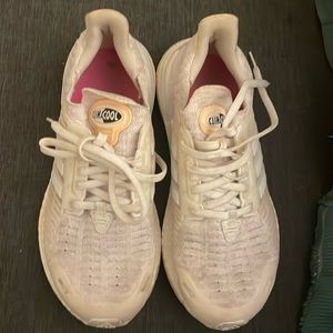 Adidas tennis shoes